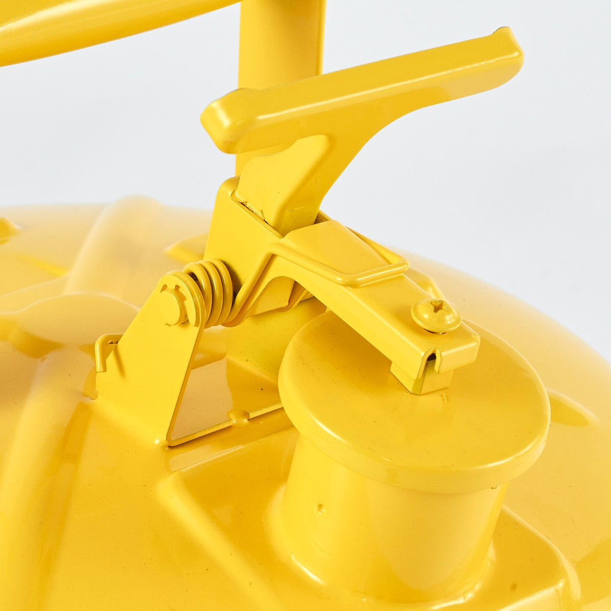 Safety Can, 19 L Type I Yellow Safety Can for Diesel with Stainless Steel Flame Arrester, Self-Closing Lid, and PE Funnel, Carbon Steel Flammable Fuel Storage Container with Ergonomic Handle